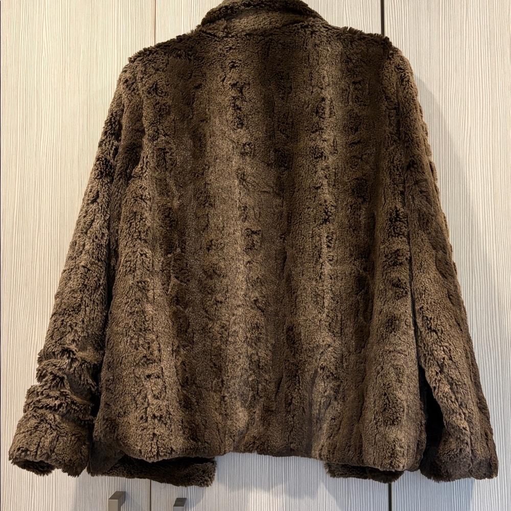 Betsey Johnson Brown/Tan Faux‎ Fur Teddy Coat Size M Lined Hook Eye Closure - Picture 2 of 14